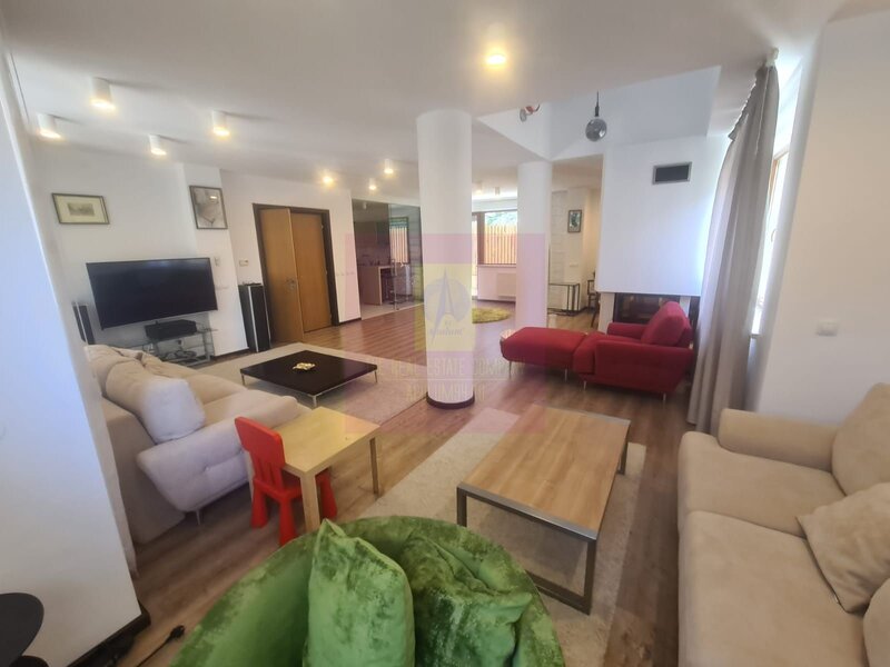 Vila de lux de vanzare in Predeal